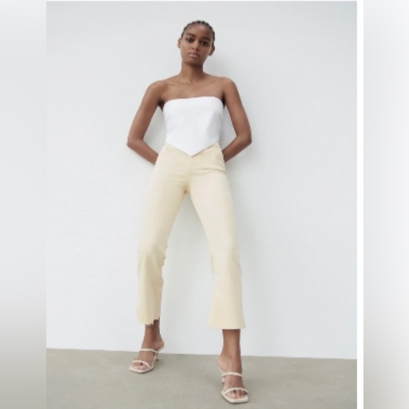 NWT ZARA MID RISE CROPPED FLARE JEANS CREAM SIZE 10 - Picture 2 of 7